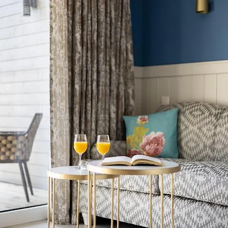 Summer Breeze House, By Cohost * Palanga