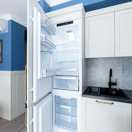 Summer Breeze House, By Cohost * Palanga