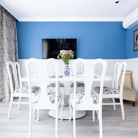 Summer Breeze House, By Cohost