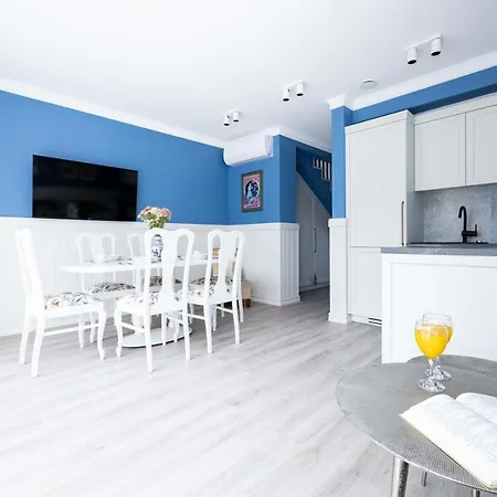 Summer Breeze House, By Cohost *