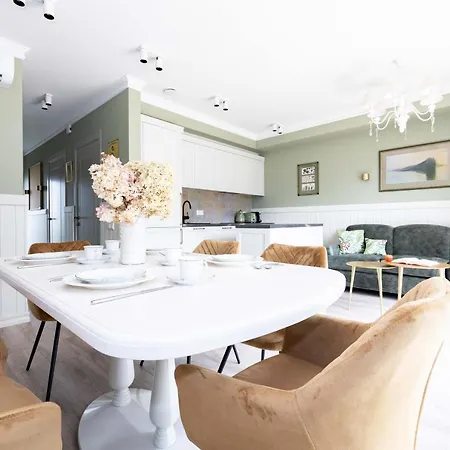 Summer Breeze House, By Cohost Appartement