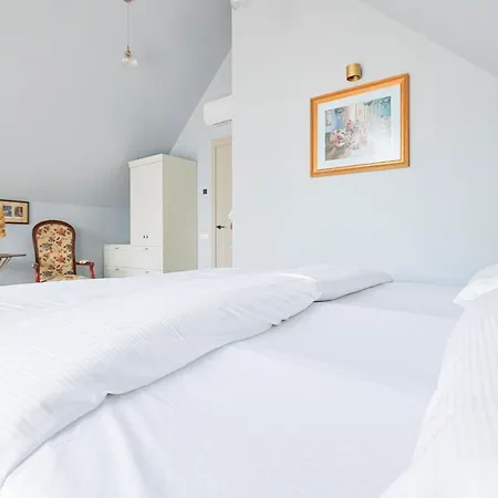 Summer Breeze House, By Cohost * Palanga