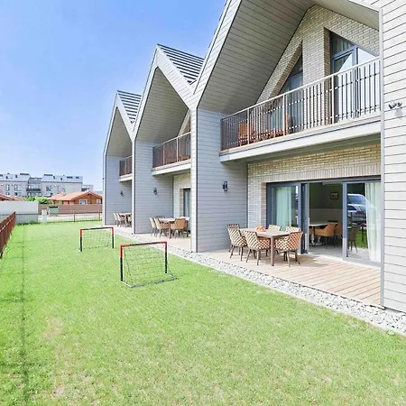 Summer Breeze House, By Cohost *