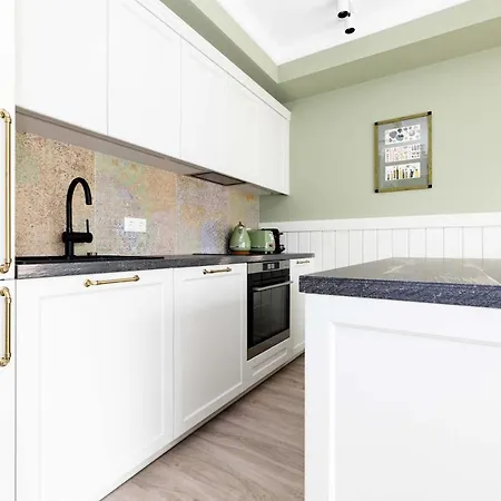 Summer Breeze House, By Cohost Appartement *