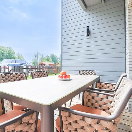 Summer Breeze House, By Cohost *