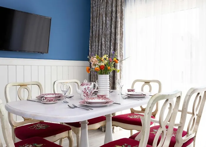 Summer Breeze House, By Cohost פלאנגה