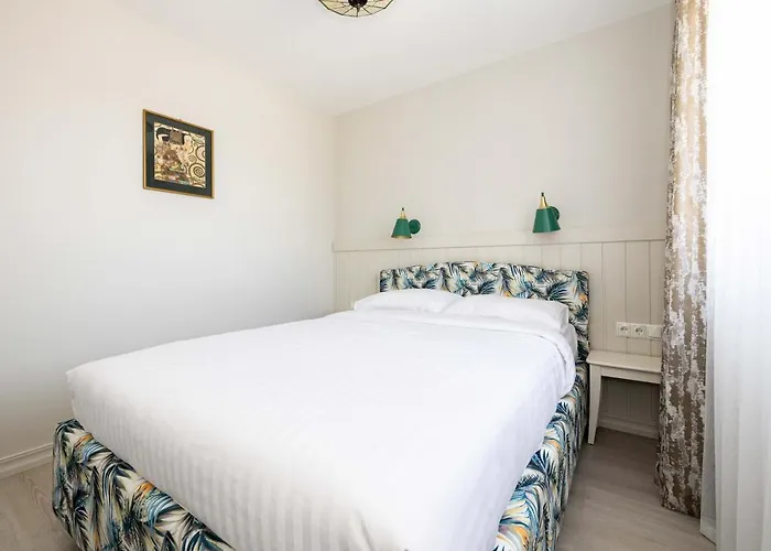 Summer Breeze House, By Cohost * Παλάγκα