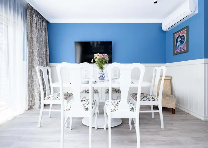 Summer Breeze House, By Cohost