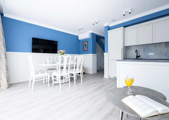 Summer Breeze House, By Cohost *