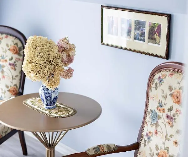 Summer Breeze House, By Cohost *