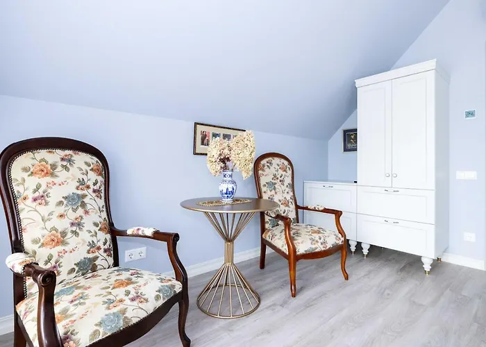 Summer Breeze House, By Cohost