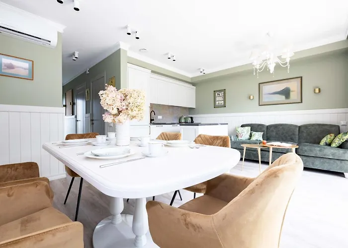 Summer Breeze House, By Cohost Διαμέρισμα