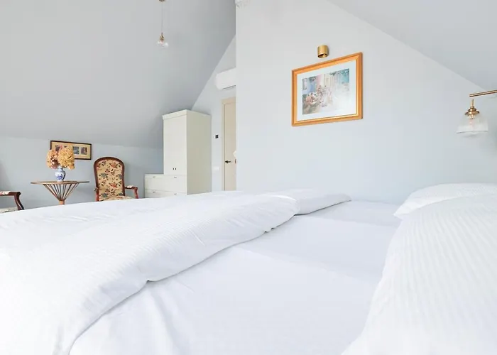 Summer Breeze House, By Cohost * Παλάγκα